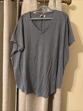 BP Women's V-Neck Relaxed Tee - Gray 1x
